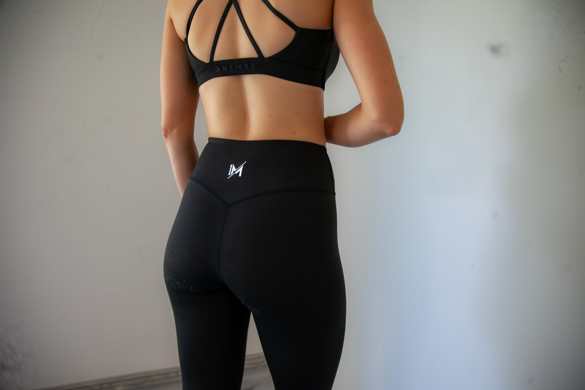 Carbon Black Performance Legging